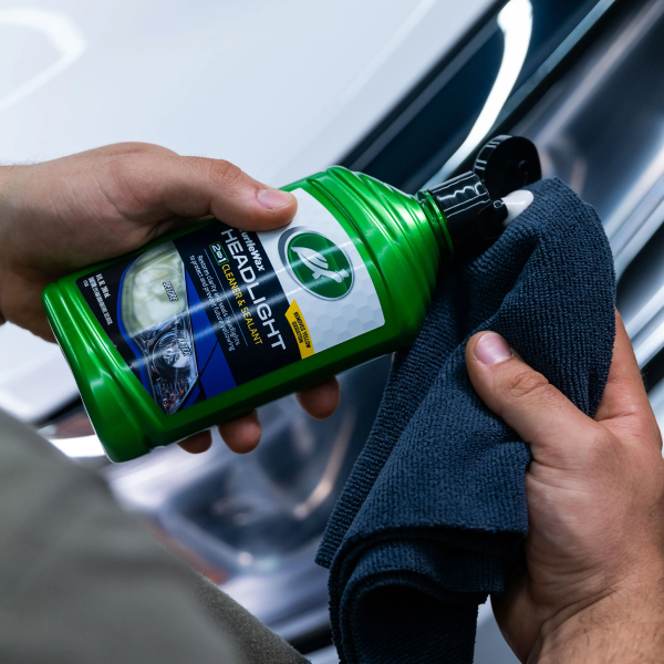 Turtle Wax Headlight Cleaner & Sealant Liquid (300ml)