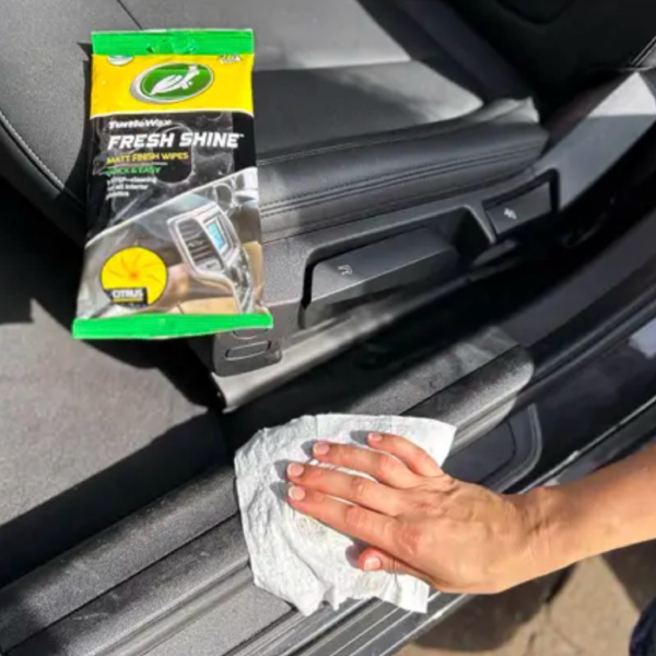 Turtle Wax Fresh Shine Matt Wipes - Spring Fresh Scent